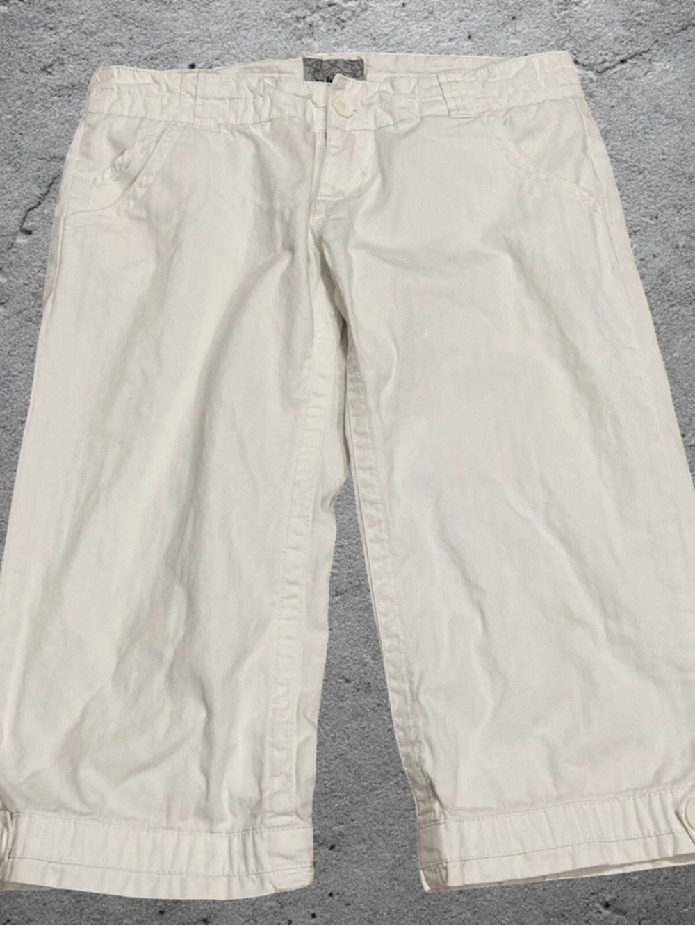 NWT BKE White Low-rise Crop Capri - Size 29 (100% Cotton)